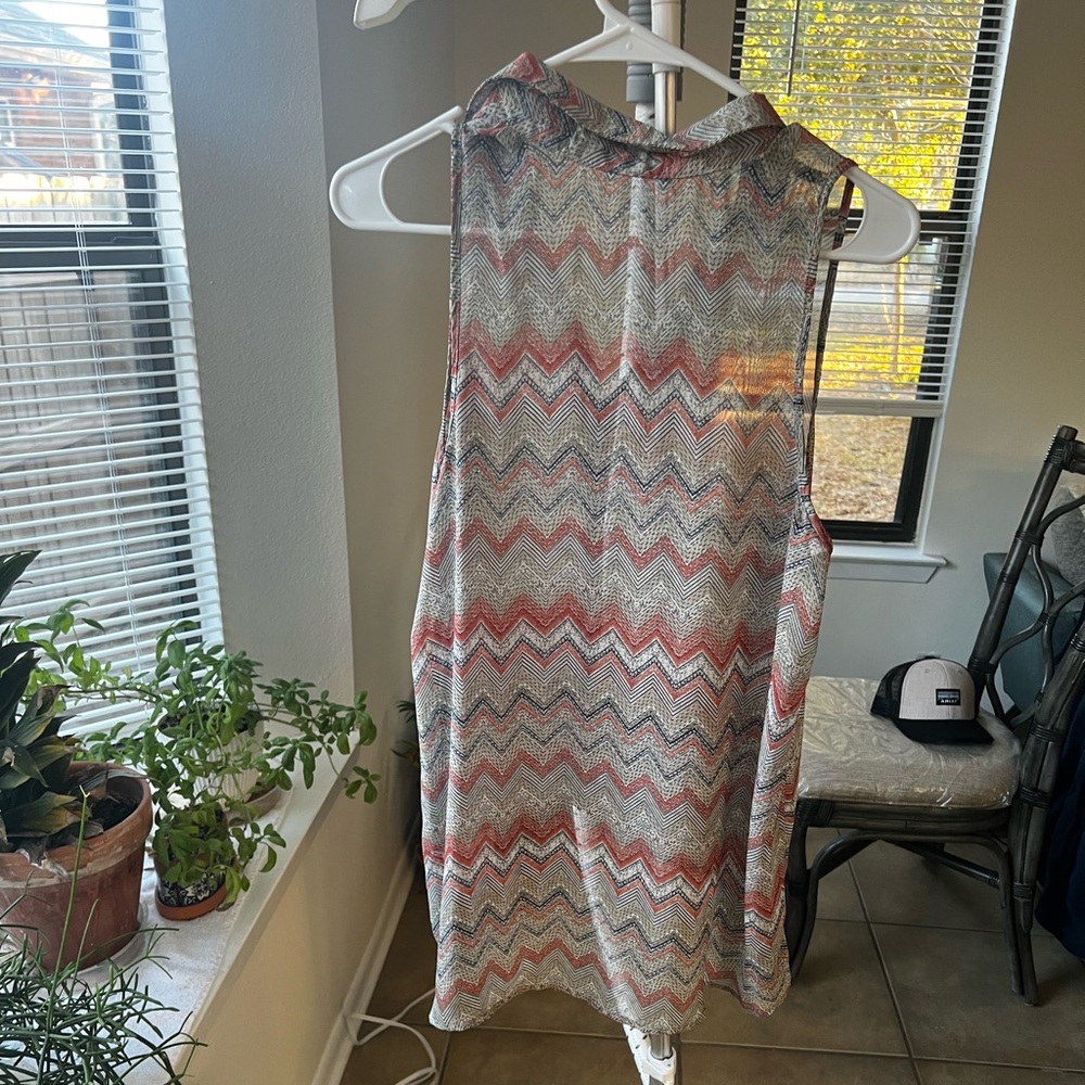 Printed High-Low Top - Picture 5 of 5